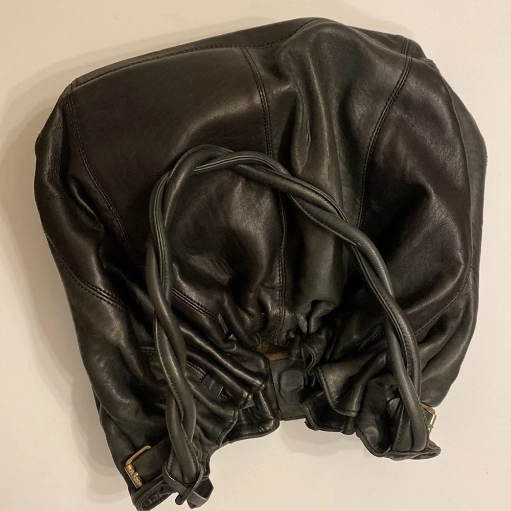 Adrienne Vittadini Hobo style